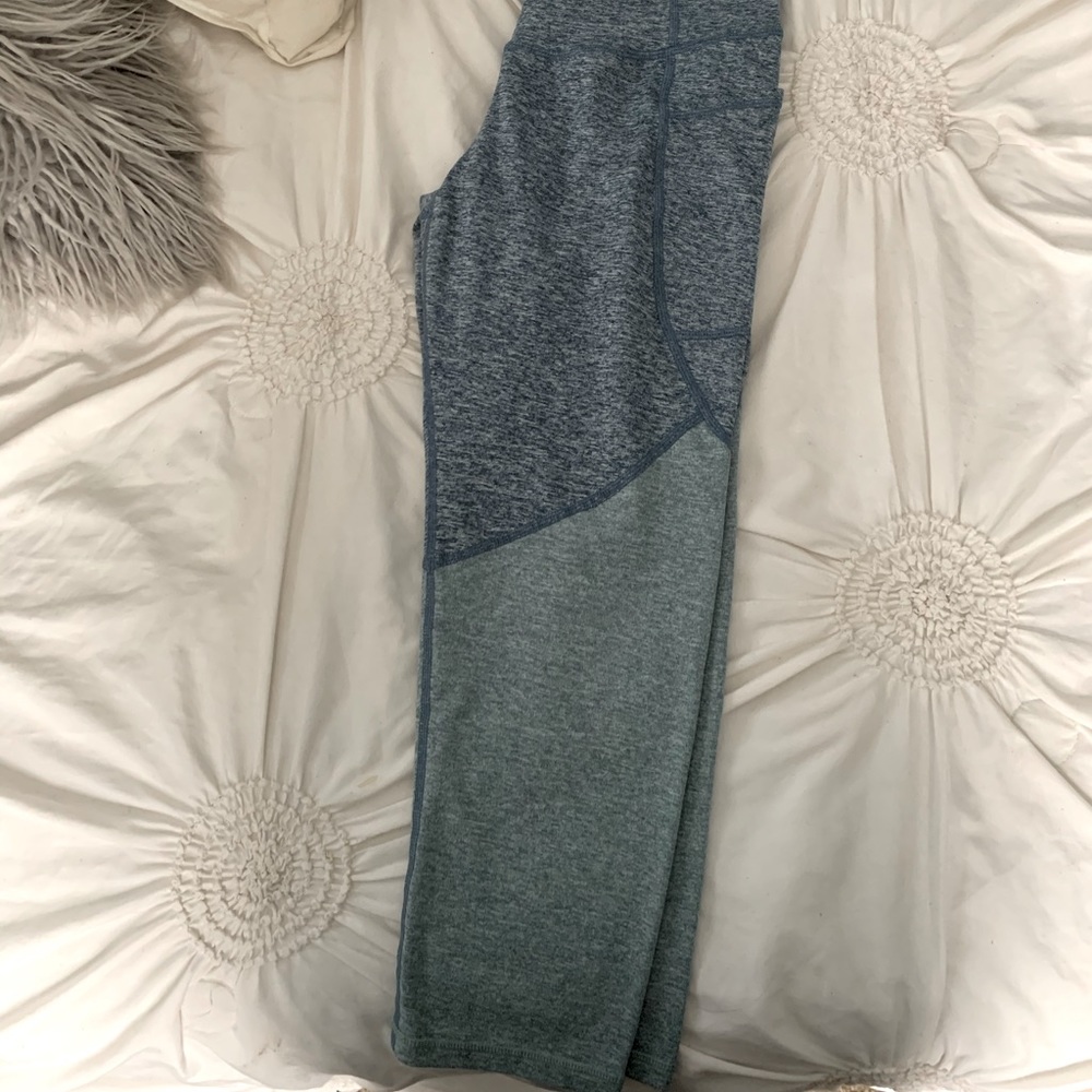 Workout leggings.  Capri